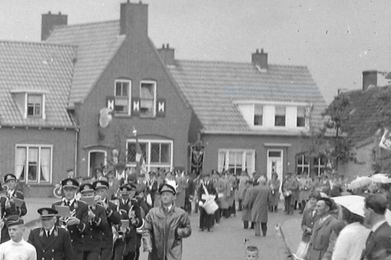 Bestand:Het Wapen van Waarde Dorpsstraat Waarde 2 1960.PNG